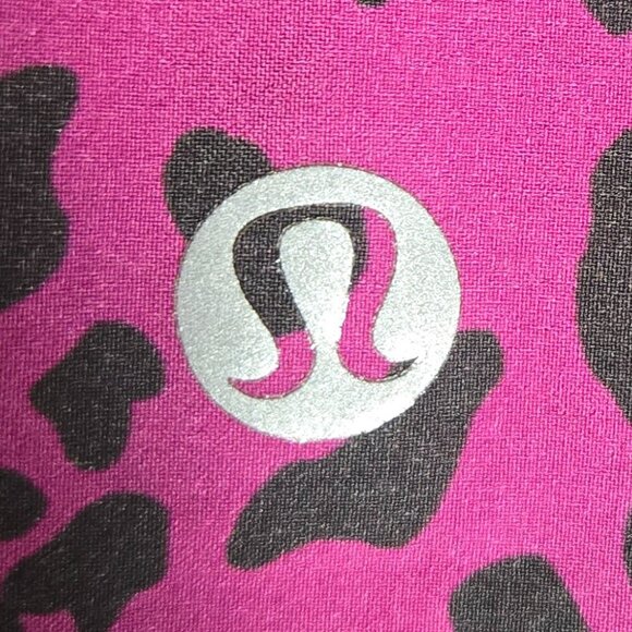 Lululemon Track That Mid-Rise Lined Short 5" - 6 Cheetah Camo Magenta Purple - Picture 5 of 6